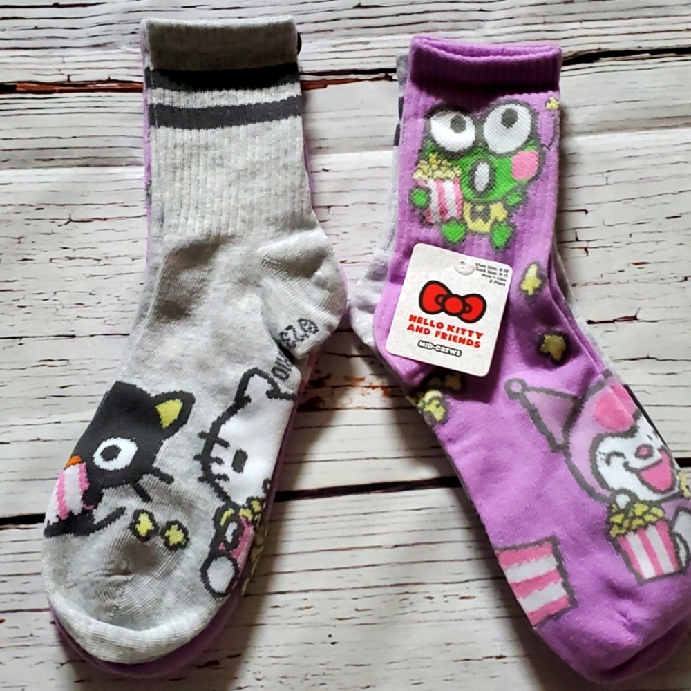🆕️ SANRIO HELLO KITTY AND FRIENDS MID-CREW SOCKS 💜